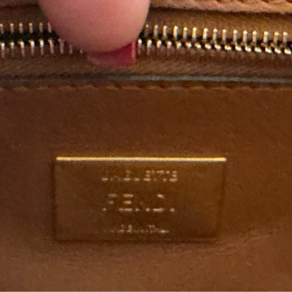 Fendi Embossed Baguette chain bag - Picture 9 of 11